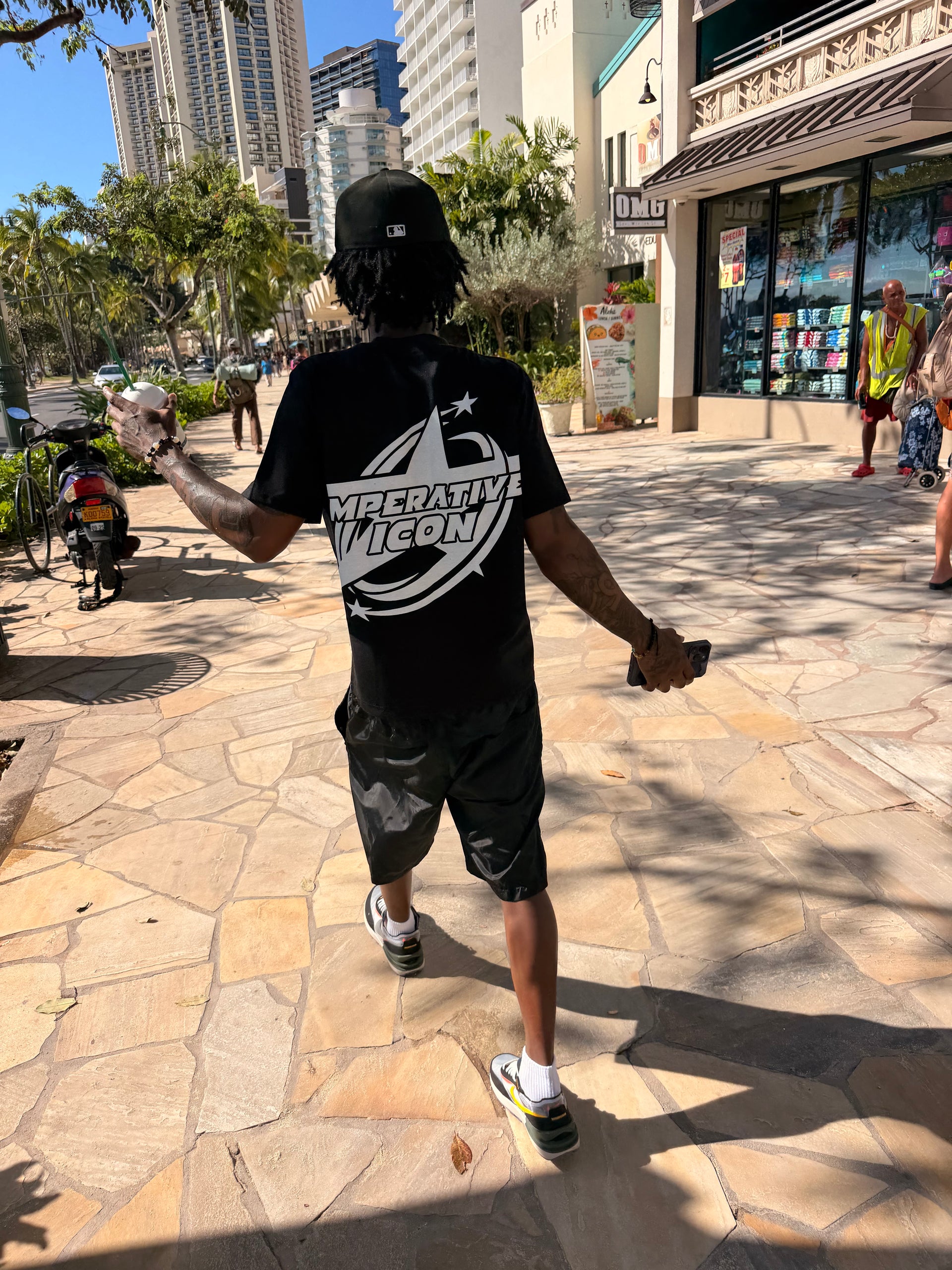 Men’s blackout Icon Tee