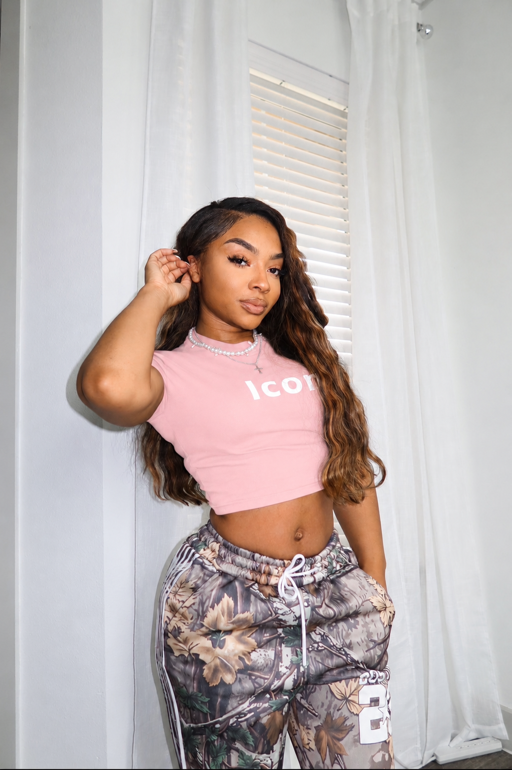 Blush icon tee